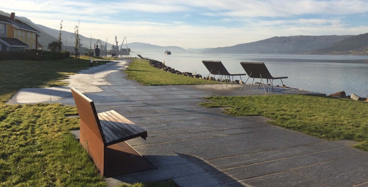 Evjen Granitt, Havnepromenaden Mo i Rana